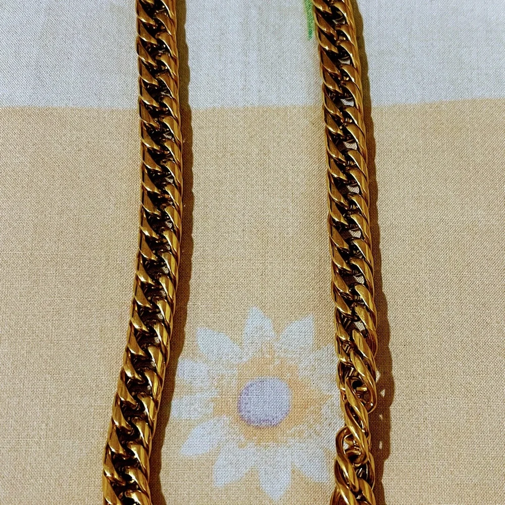 🔵Stainless steel thick golden chain for Men - Picture 2 of 8
